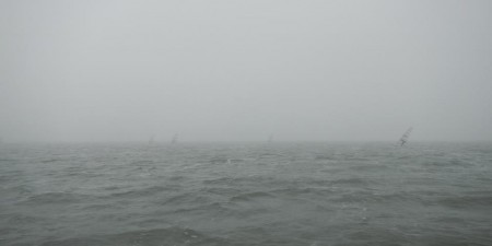 Mistig op het Ijsselmeer